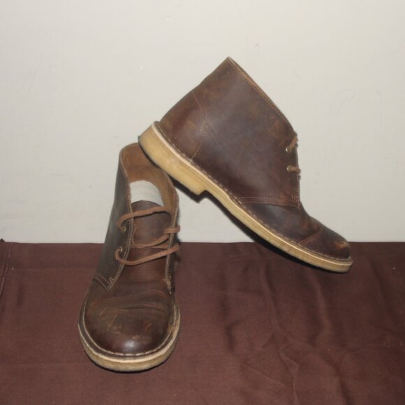 EC LADIES CLARKS CHUKA BOOTS - 9 1/2 - BROWN LEATHER - Picture 1 of 7